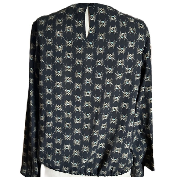 House of Harlow Long Sleeve Blouse With One Button on Back. Size medium - Picture 2 of 10